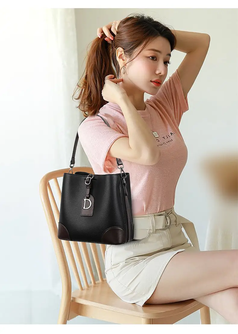 D-Logo Cross-Border Large Capacity Leather Bag — feature 22