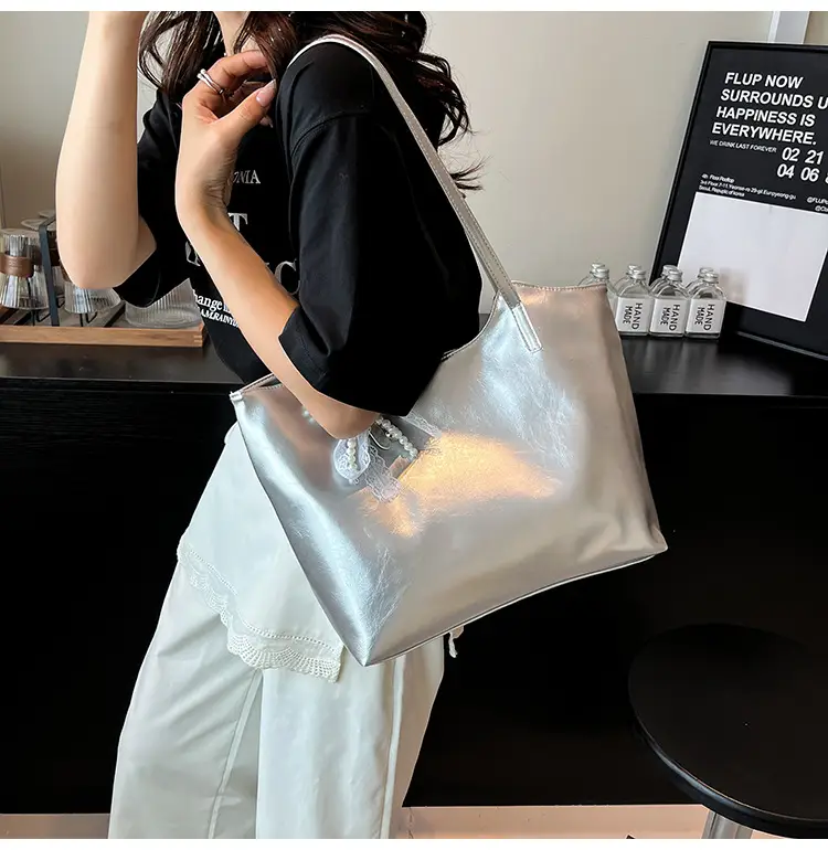 Gold Leather Tote Bag for Women Large Capacity 2025 — feature 10