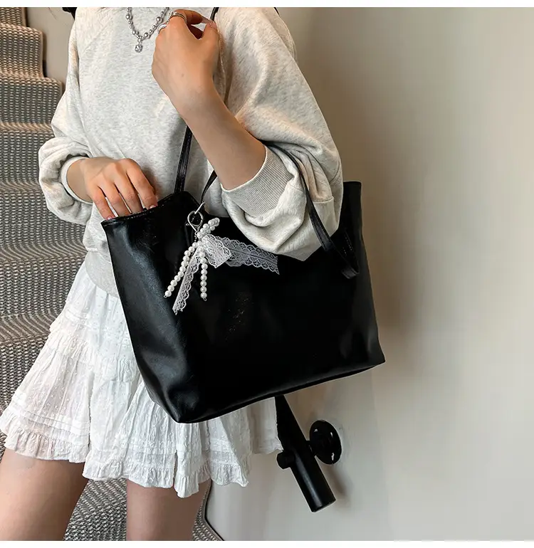 Gold Leather Tote Bag for Women Large Capacity 2025 — feature 12