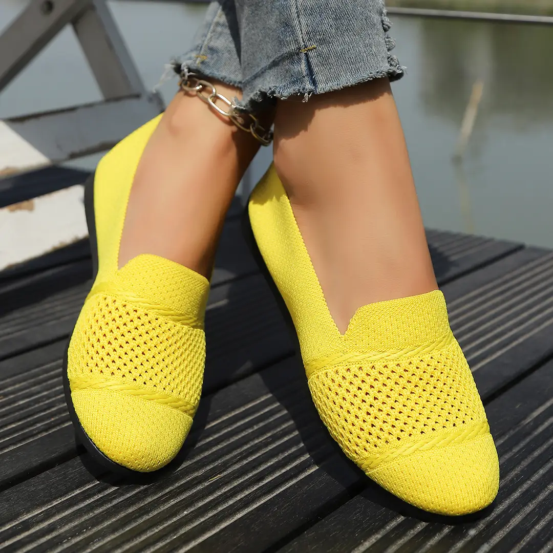 Women's Fashion Large Size Flats 2025 New Knitted Breathable Low-Cut Slip-On Breathable Shallow Mouth Bean Shoes — feature 1
