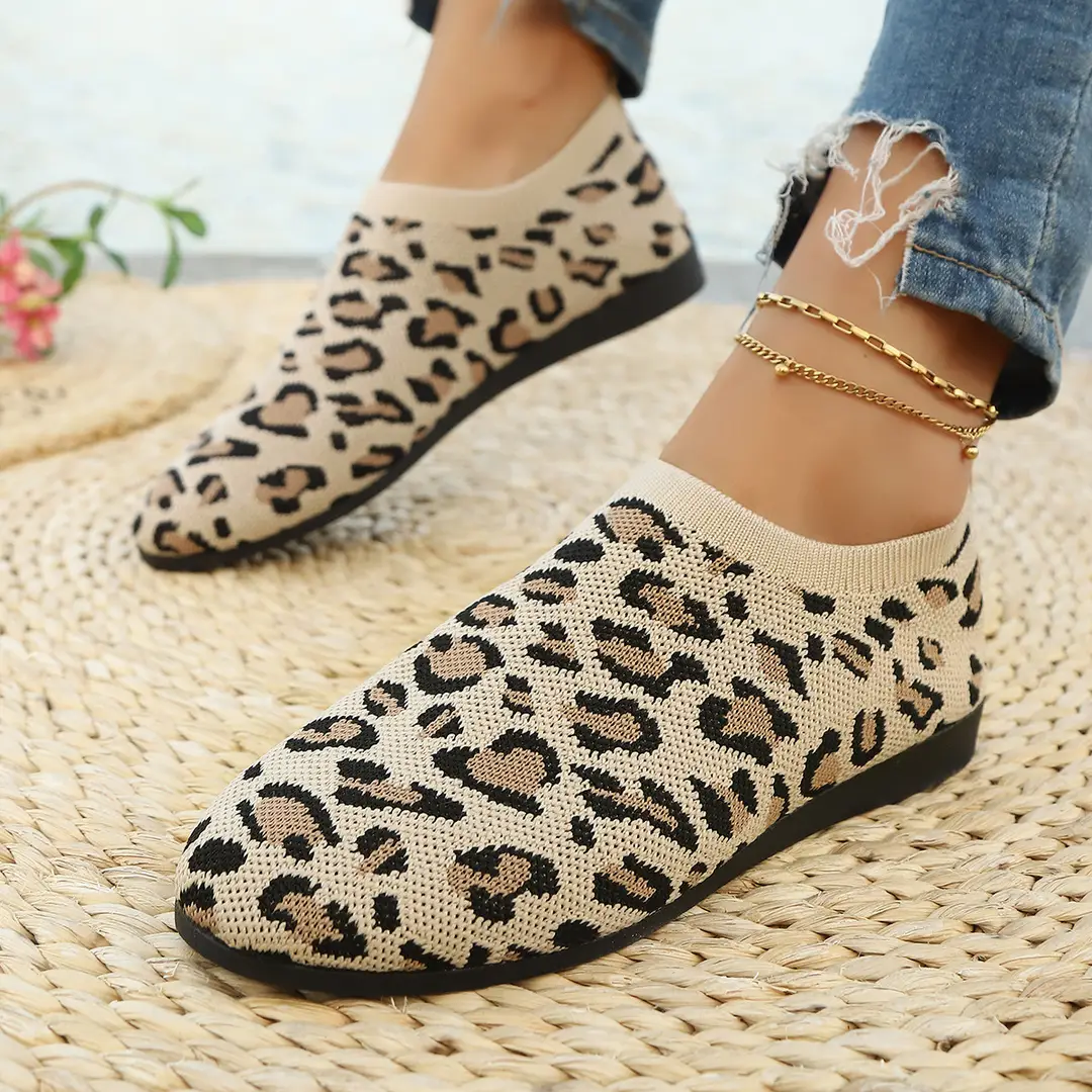 Women's Fashion Large Size Flats 2025 New Knitted Breathable Low-Cut Slip-On Breathable Shallow Mouth Bean Shoes — feature 18