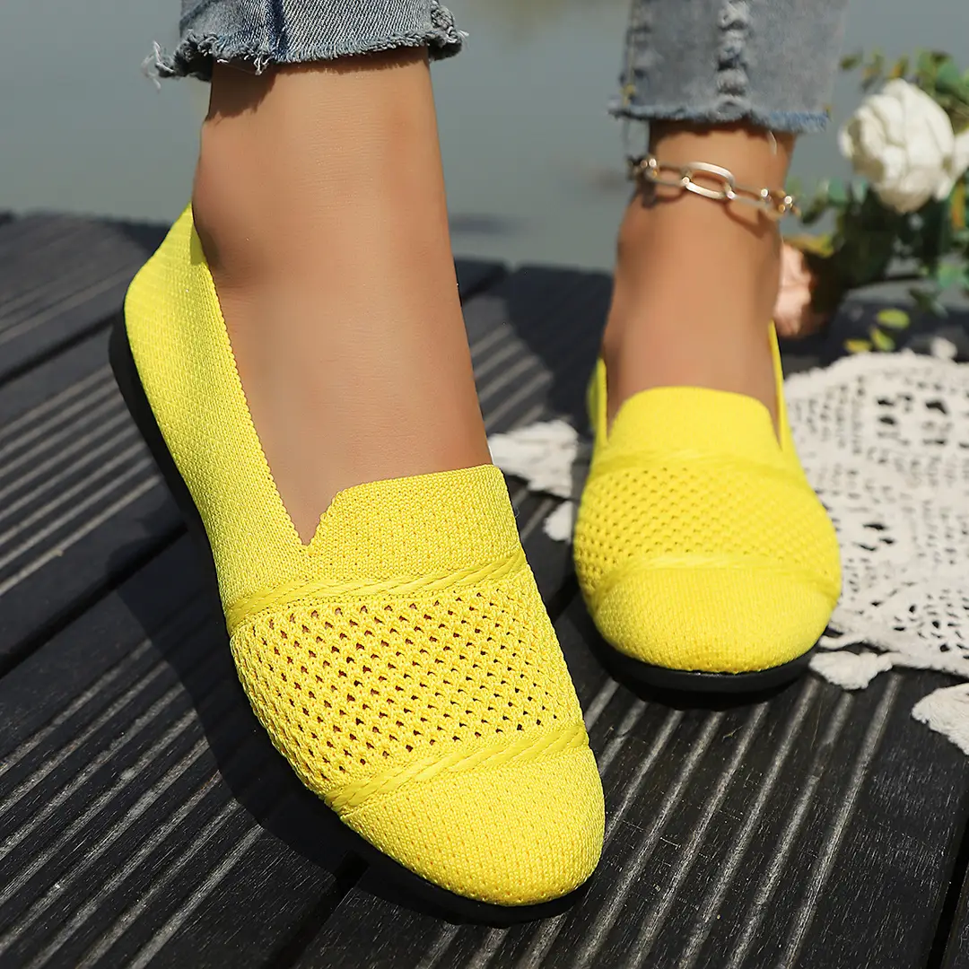 Women's Fashion Large Size Flats 2025 New Knitted Breathable Low-Cut Slip-On Breathable Shallow Mouth Bean Shoes — feature 2