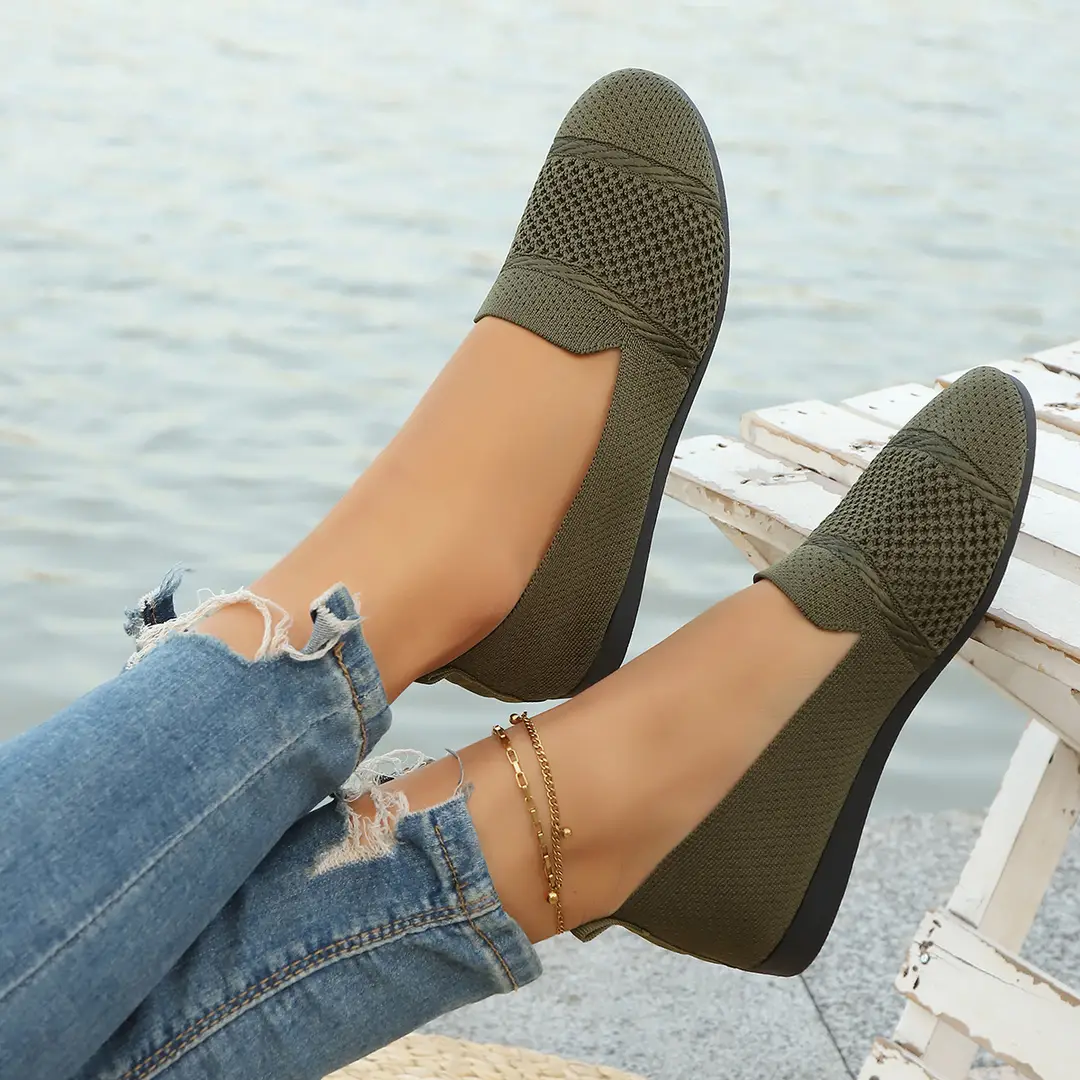 Women's Fashion Large Size Flats 2025 New Knitted Breathable Low-Cut Slip-On Breathable Shallow Mouth Bean Shoes — feature 26