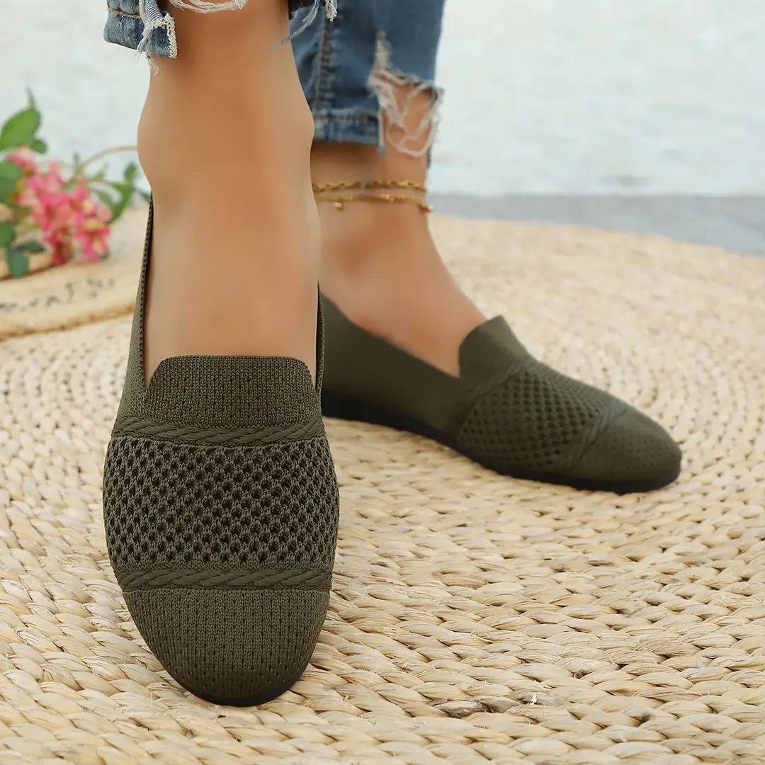 Women's Fashion Large Size Flats 2025 New Knitted Breathable Low-Cut Slip-On Breathable Shallow Mouth Bean Shoes — feature 27