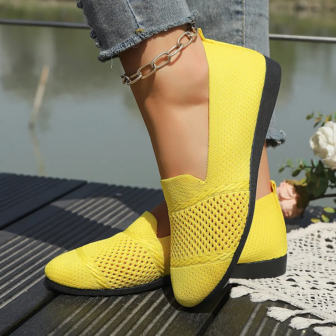 Women's Fashion Large Size Flats 2025 New Knitted Breathable Low-Cut Slip-On Breathable Shallow Mouth Bean Shoes — feature 3