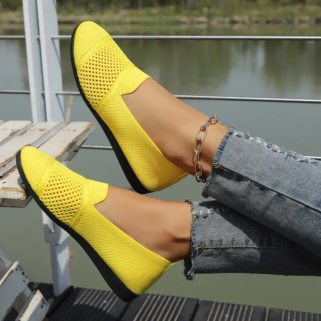 Women's Fashion Large Size Flats 2025 New Knitted Breathable Low-Cut Slip-On Breathable Shallow Mouth Bean Shoes — feature 4