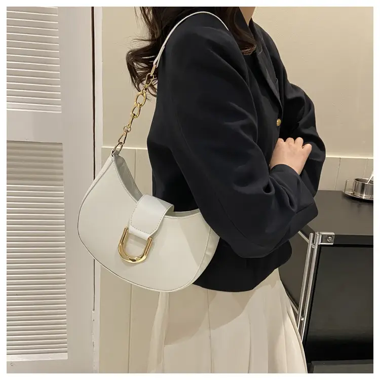 White High-End Women's Chain Shoulder Bag 2025 — feature 18
