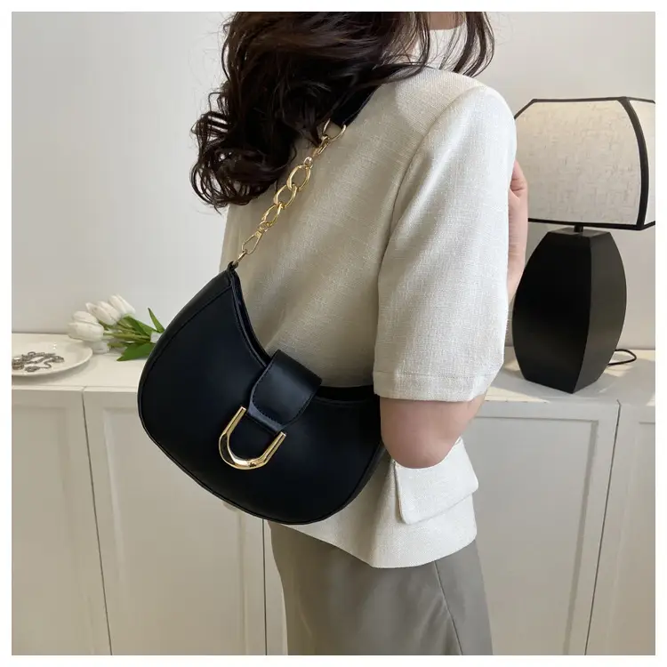 White High-End Women's Chain Shoulder Bag 2025 — feature 9