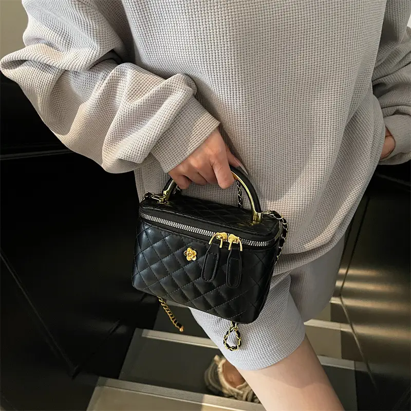 Red Diamond Plaid Chain Shoulder Bag for Women - Image 7