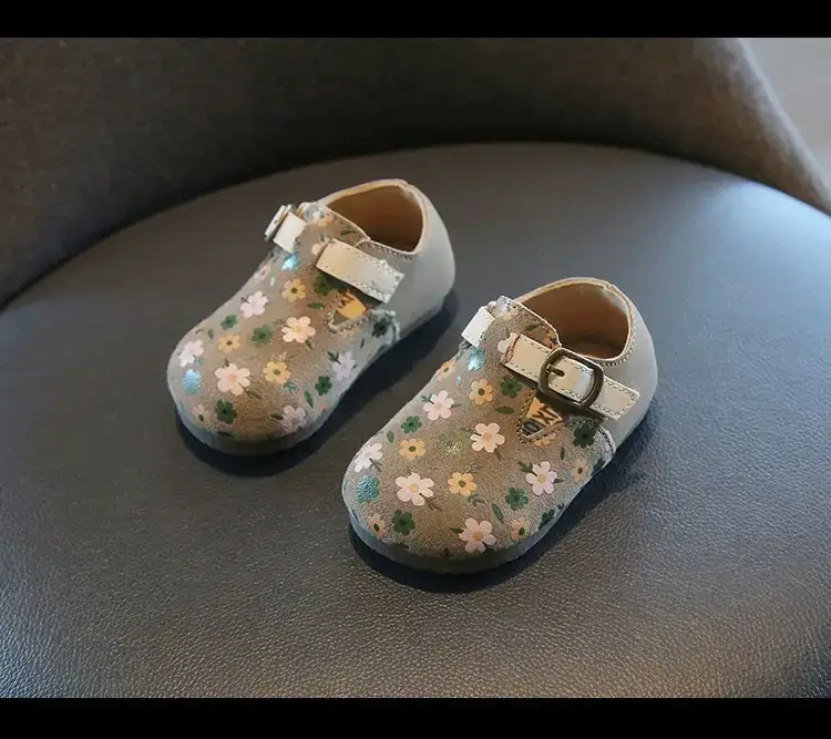 Baby Girl's Floral Birkenneth Shoes White with Buckle — feature 2