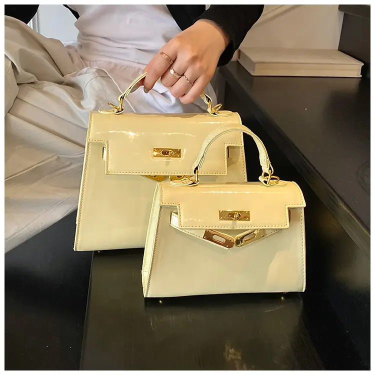 Women's Cream Leather Handbag Set with Lock Buckle 2026 — feature 17