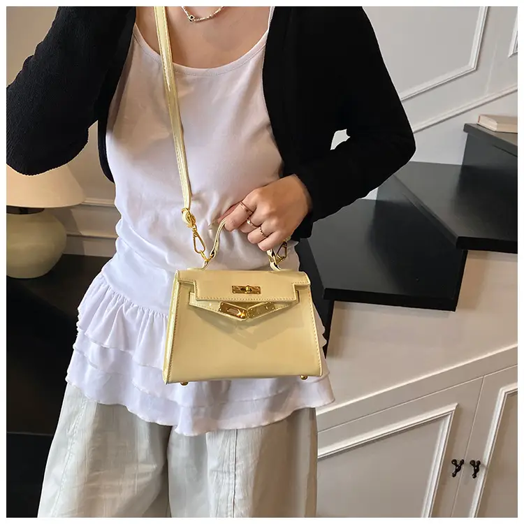 Women's Cream Leather Handbag Set with Lock Buckle 2026 — feature 18