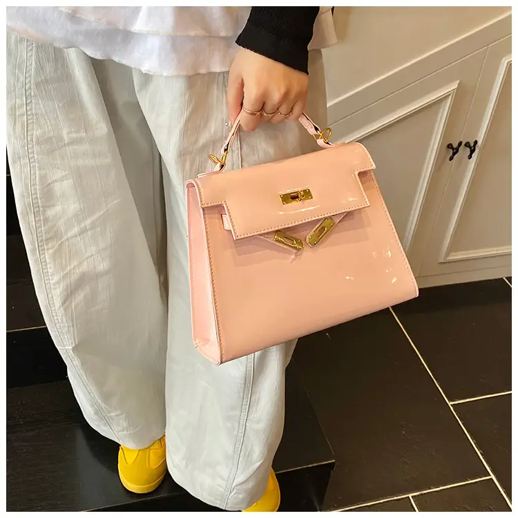 Women's Cream Leather Handbag Set with Lock Buckle 2026 — feature 22