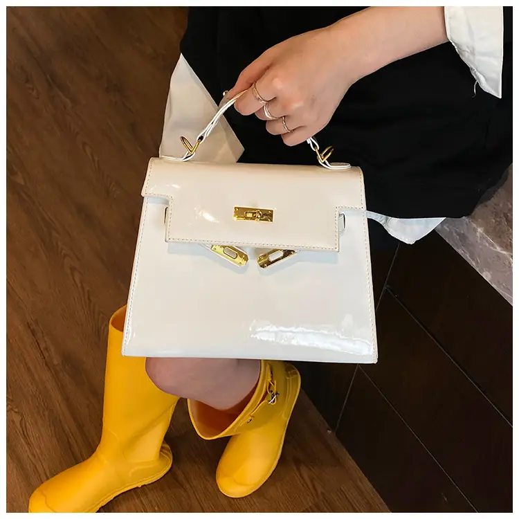 Women's Cream Leather Handbag Set with Lock Buckle 2026 — feature 26