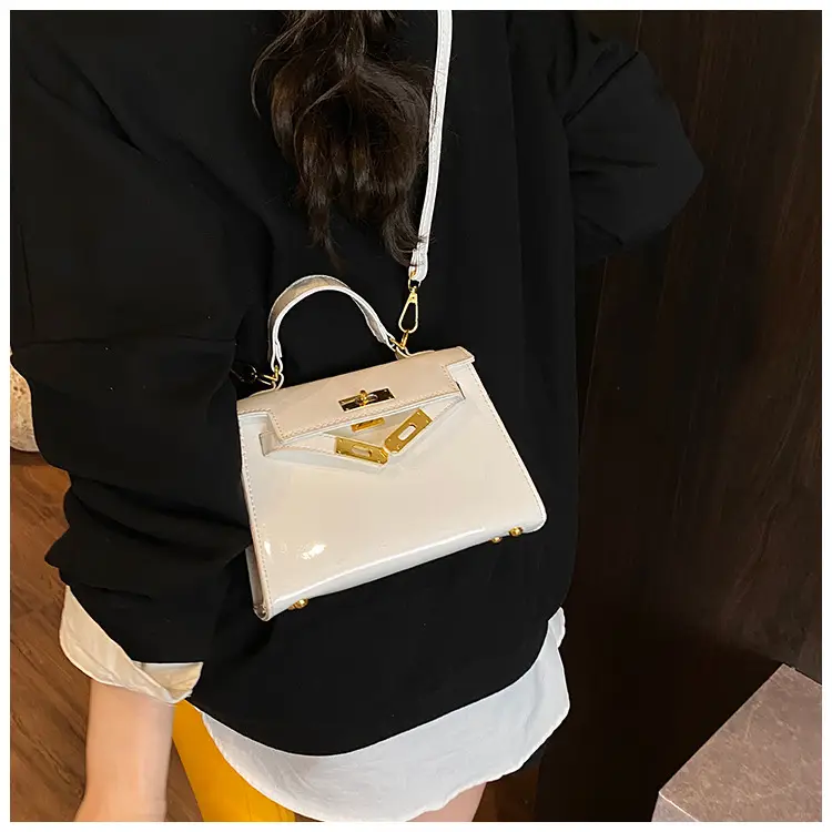 Women's Cream Leather Handbag Set with Lock Buckle 2026 — feature 27