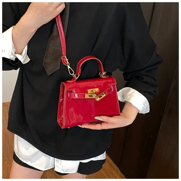 Women's Cream Leather Handbag Set with Lock Buckle 2026 — feature 30