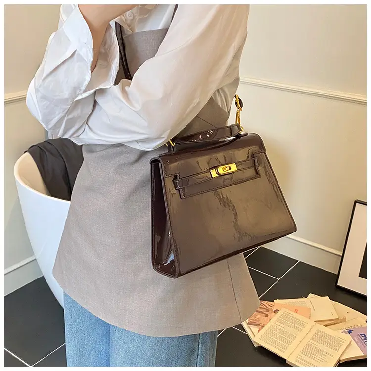 Women's Cream Leather Handbag Set with Lock Buckle 2026 — feature 34