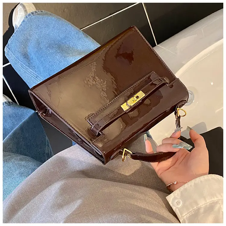 Women's Cream Leather Handbag Set with Lock Buckle 2026 — feature 35
