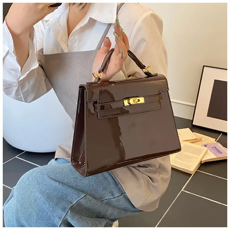 Women's Cream Leather Handbag Set with Lock Buckle 2026 — feature 36