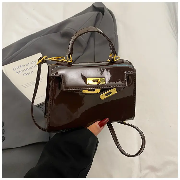 Women's Cream Leather Handbag Set with Lock Buckle 2026 - Image 10