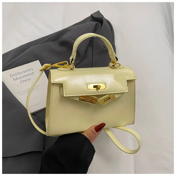 Women's Cream Leather Handbag Set with Lock Buckle 2026 - Image 11