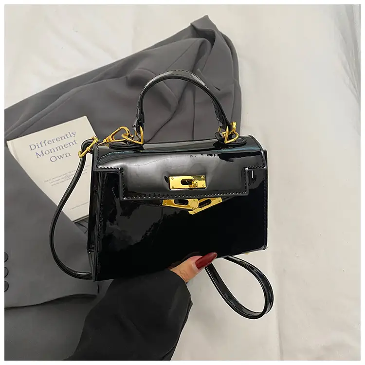 Women's Cream Leather Handbag Set with Lock Buckle 2026 - Image 8