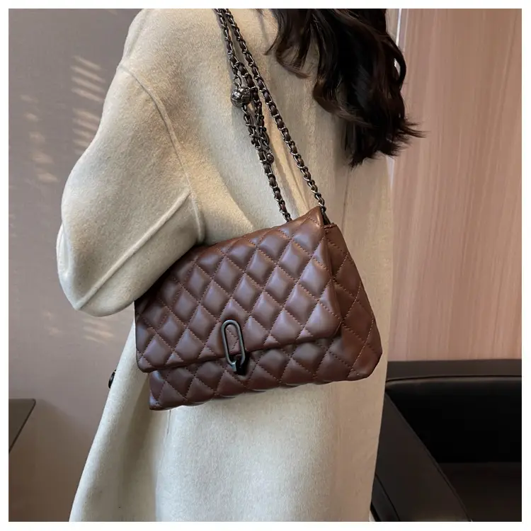Yo Zi Rhombic Chain Shoulder Bag Brown Women's Autumn Winter 2025 — feature 11
