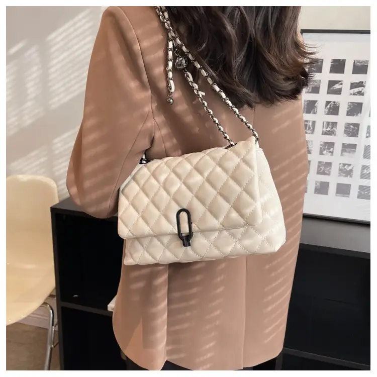 Yo Zi Rhombic Chain Shoulder Bag Brown Women's Autumn Winter 2025 — feature 20