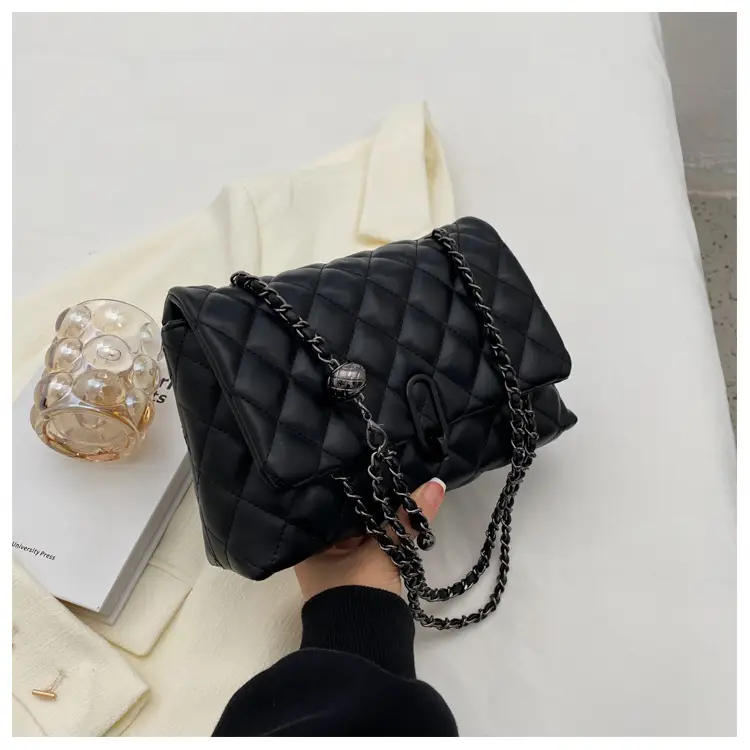 Yo Zi Rhombic Chain Shoulder Bag Brown Women's Autumn Winter 2025 — feature 36