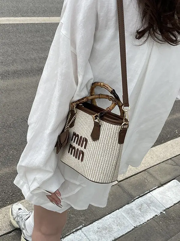 Women's Color-Blocking Straw Bamboo Basket Bag - Image 5