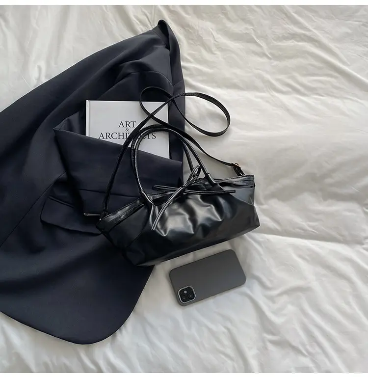 Black Pleated Shoulder Bag for Women Large Capacity 2026 — feature 11