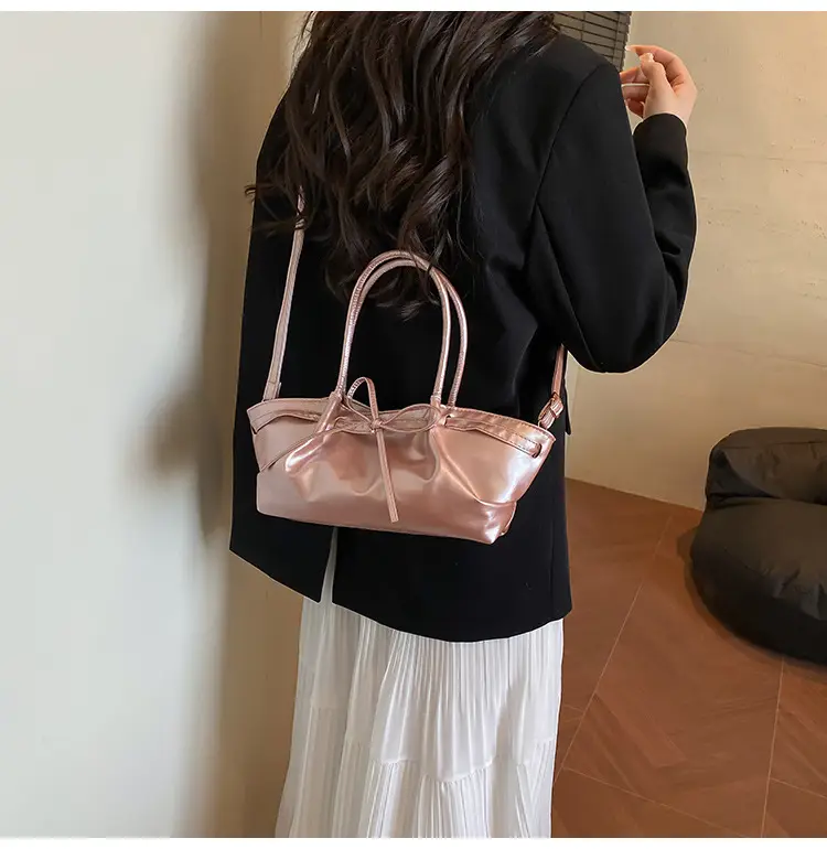 Black Pleated Shoulder Bag for Women Large Capacity 2026 — feature 8