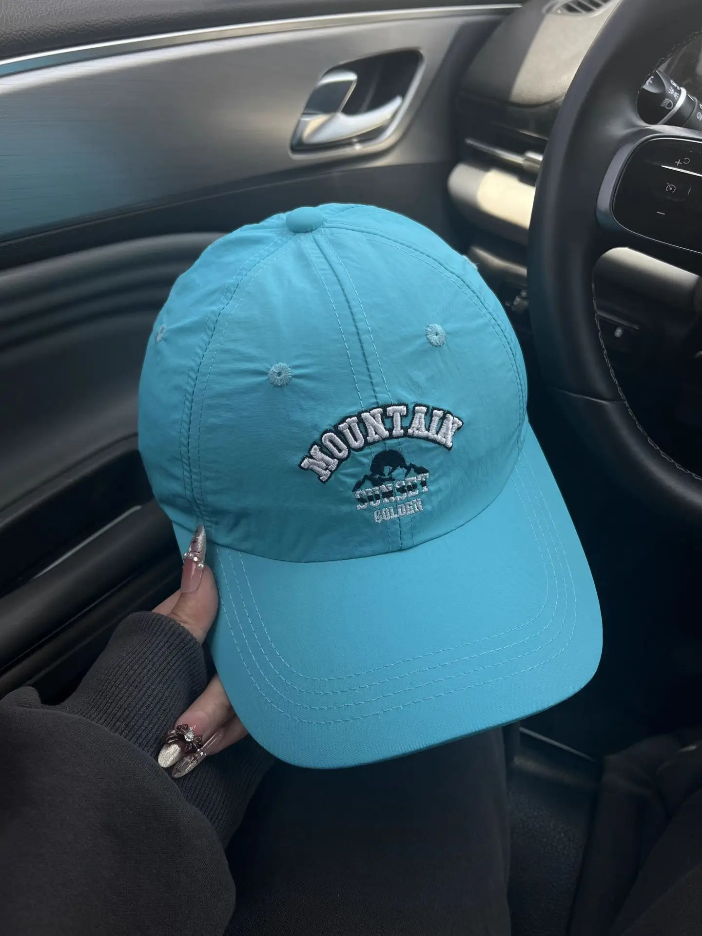 Men Duckbill Cap with Letter Embroidery, Breathable, Large Head — feature 2