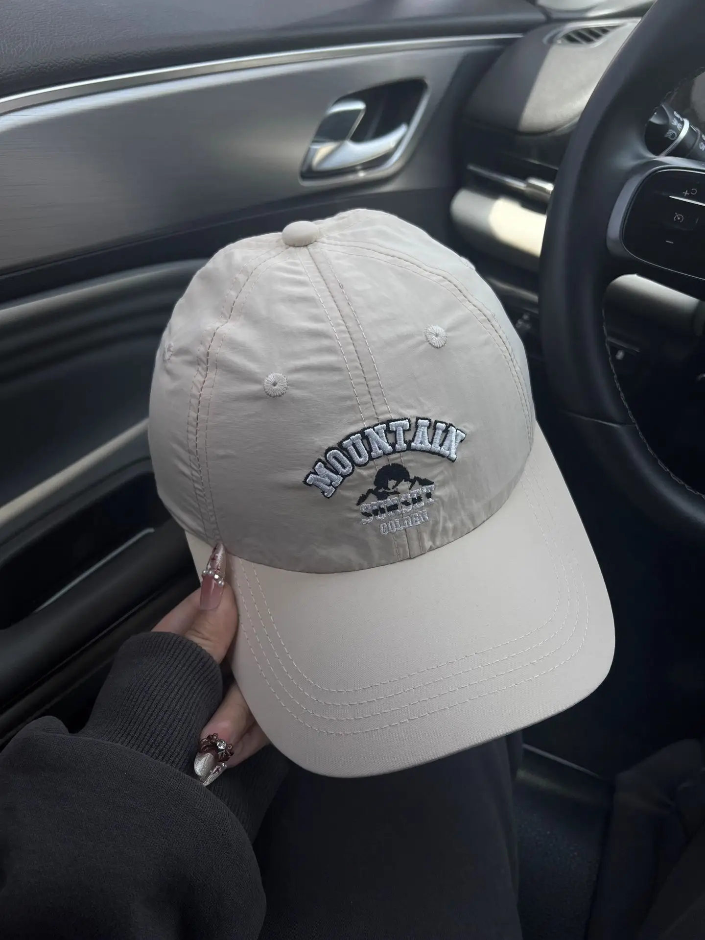 Men Duckbill Cap with Letter Embroidery, Breathable, Large Head — feature 4