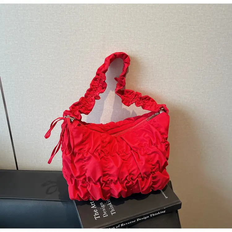 Black Cloud Pleated Shoulder Crossbody Bag 2025 — feature 15