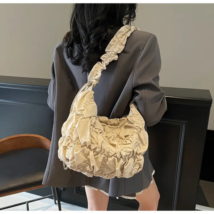 Black Cloud Pleated Shoulder Crossbody Bag 2025 — feature 37