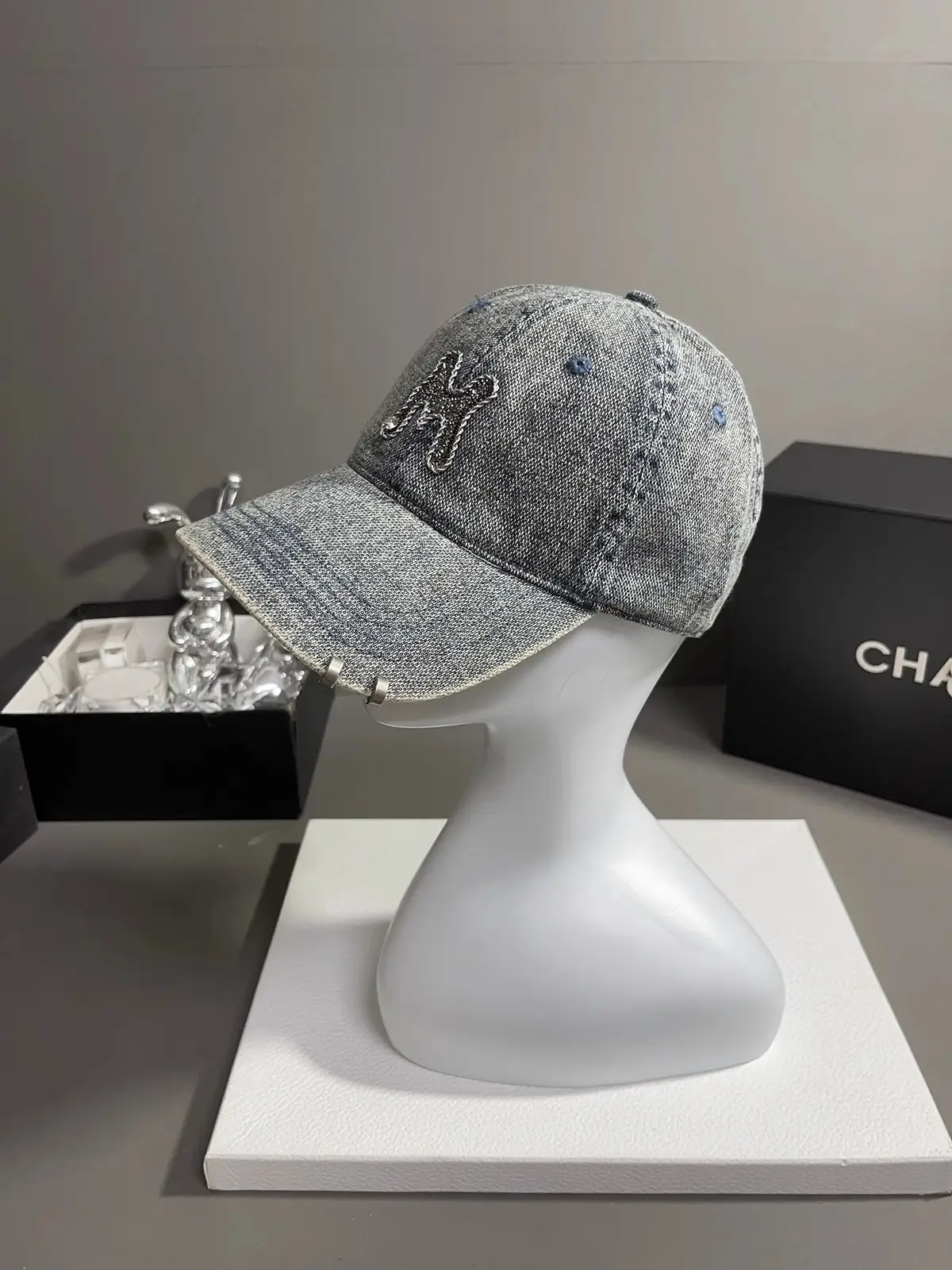 Women Denim Baseball Cap with Rhinestone Embroidery — feature 7