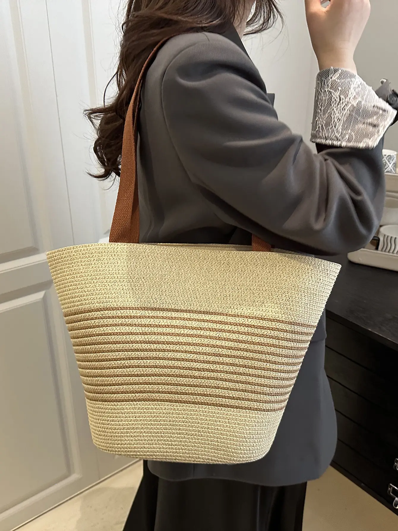 Striped Straw Bag Large Capacity Casual Beach Shoulder Bag - Image 8