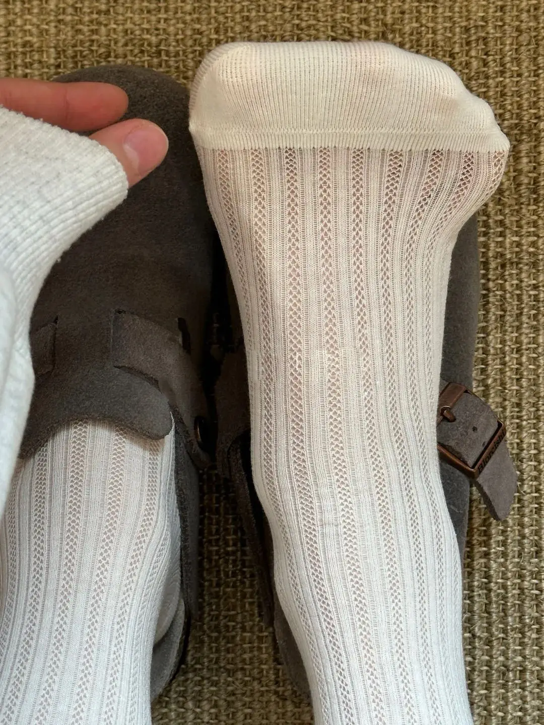 Thin Breathable Women's Socks for Spring, Autumn, and Summer, Ballet Style, Solid Color, Ruffled Edge, Hollow Mesh, Mid-Calf Socks — feature 3