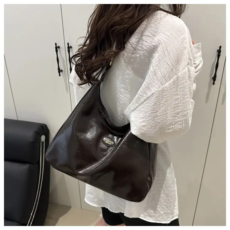Brown Leather Shoulder Bag for Women 2025 — feature 13