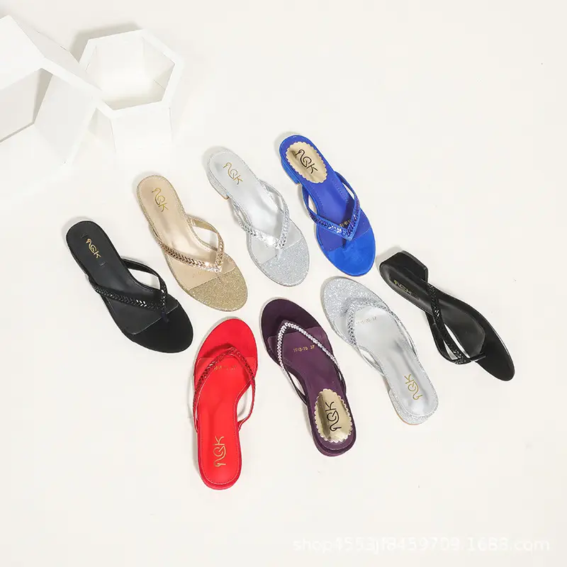 Cross-Border Hot-Selling Summer New Flip-Flops for Outer Wear, Fashionable and Versatile Solid Color Sandals, High-End and Exquisite Beach Shoes - Image 4