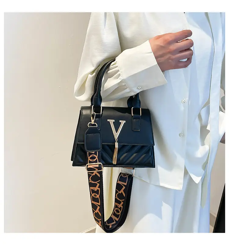 Green Embroidered Rhombus Shoulder Bag for Women 2025 — feature 29