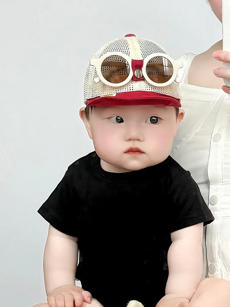 Baby Duckbill Sunglasses Cap for Small Babies Summer Wear — feature 3