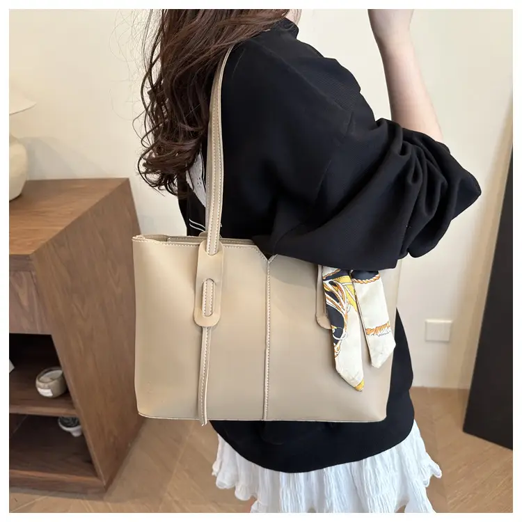 Women Korean Style Large Tote Bag Black 2025 — feature 11