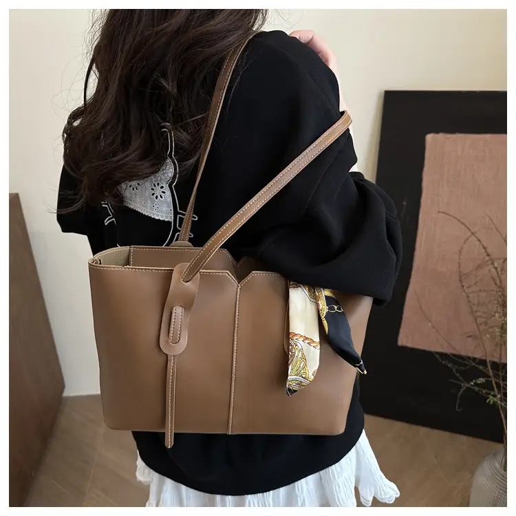 Women Korean Style Large Tote Bag Black 2025 — feature 14