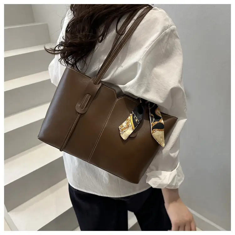 Women Korean Style Large Tote Bag Black 2025 — feature 15