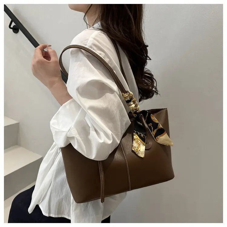 Women Korean Style Large Tote Bag Black 2025 — feature 16