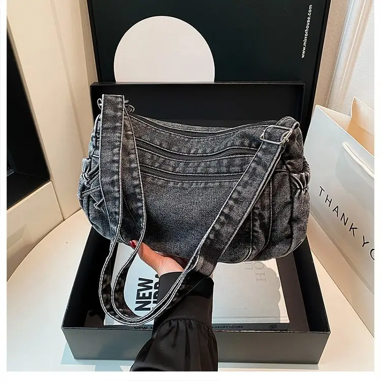 Vintage Denim Shoulder Bag for Women Large Capacity Commuting — feature 34