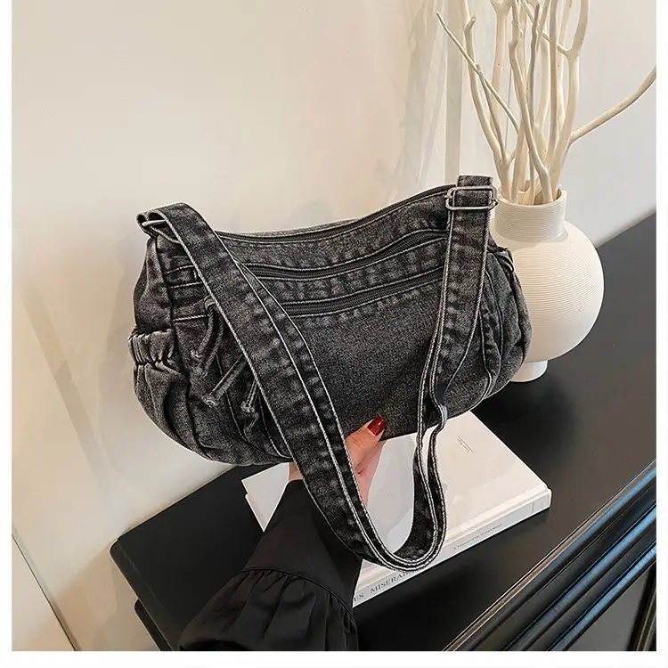 Vintage Denim Shoulder Bag for Women Large Capacity Commuting — feature 40