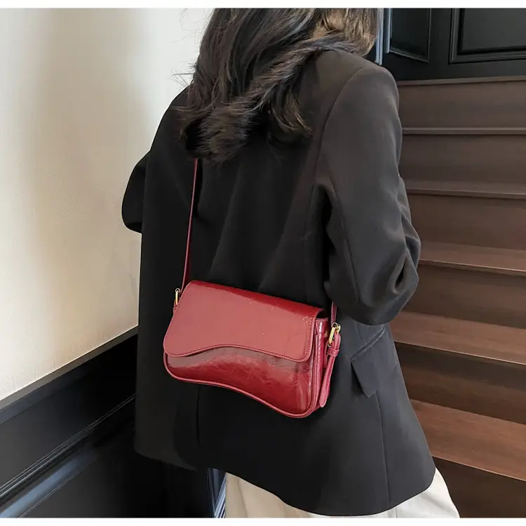 2025 New High-End Textured Handbags Solid Color Single Shoulder Crossbody Commuter Women's Bag — feature 17